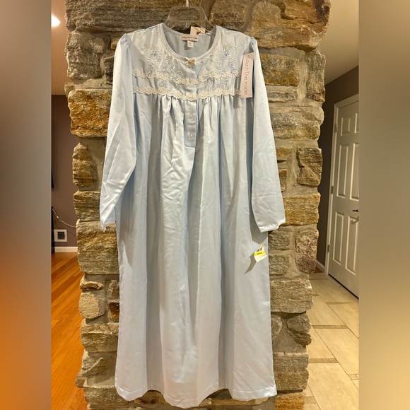 NWT MISS ELAINE Nightgown M Light Blue Embroidery Satiny Long Sleeve lace trim - Picture 1 of 6
